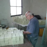Bewohner von Kessab helfen bei Herstellung und Verpackung  Avedis Tititzian